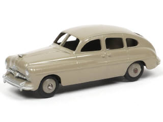 Lot 549 - DINKY TOYS (FRANCE) (1)
