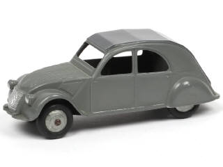 Lot 558 - DINKY TOYS (FRANCE) (1)