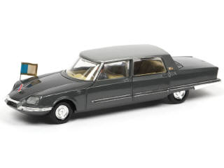 Lot 562 - DINKY TOYS (FRANCE) (1)