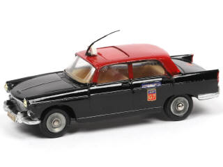 Lot 563 - DINKY TOYS (FRANCE) (1)