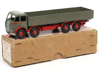 Lot 704 - DINKY TOYS (GB) (1)