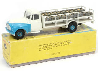 Lot 643 - DINKY TOYS (FRANCE) (1)
