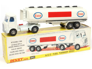 Lot 710 - DINKY TOYS (GB) (1)