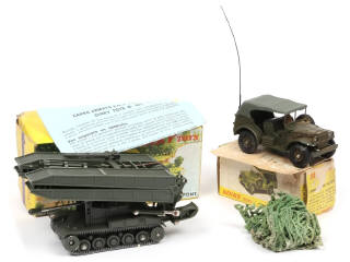Lot 423 - DINKY TOYS (FRANCE) (2)