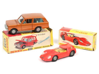 Lot 384 - DINKY TOYS (GB) (2)