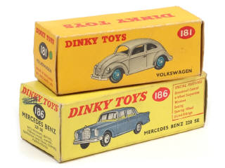 Lot 351 - DINKY TOYS (GB) (2)