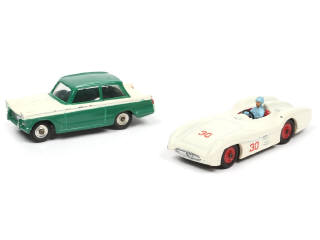 Lot 386 - DINKY TOYS (GB) (2)