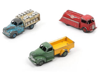 Lot 337 - DINKY TOYS (FRANCE) (3)