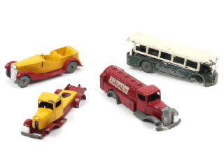 Lot 356 - DINKY TOYS (FRANCE) (4)