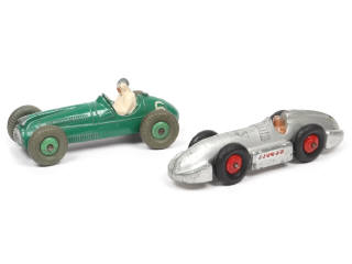 Lot 364 - DINKY TOYS (GB) (2)