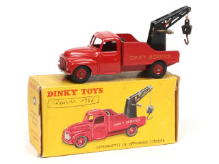 Lot 402 - DINKY TOYS (FRANCE) (1)