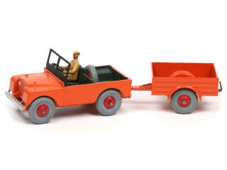 Lot 359 - DINKY TOYS (GB) (2)