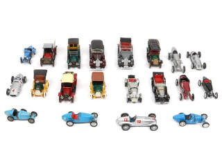 Lot 171 - DIVERS (20)