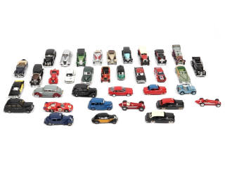 Lot 241 - DIVERS (35)