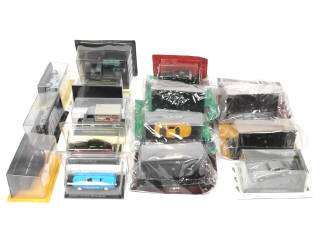 Lot 150 - DIVERS (15)