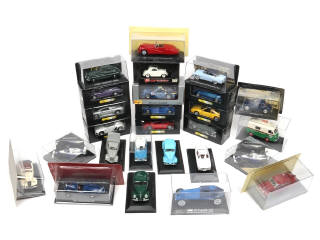 Lot 172 - DIVERS (26)