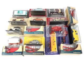 Lot 156 - DIVERS (17)