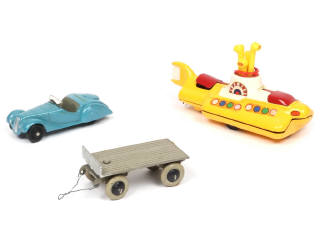 Lot 399 - DINKY TOYS (GB) (3)