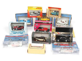 Lot 151 - DIVERS (15)