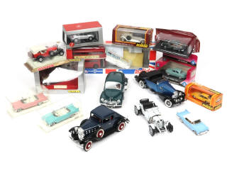 Lot 155 - DIVERS (17)