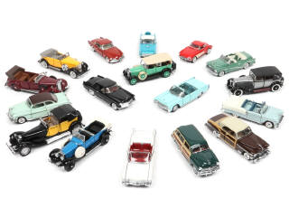 Lot 325 - FRANKLIN MINT (USA) (17)