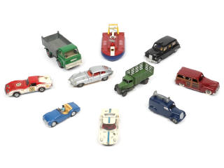 Lot 405 - DINKY TOYS (GB) (1)