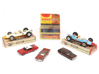 Lot 129 - DIVERS (7)