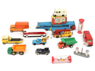 Lot 148 - DIVERS (14)