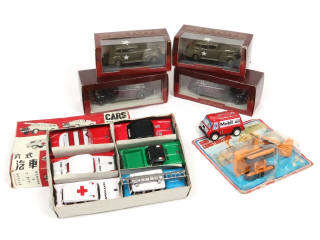 Lot 143 - DIVERS (12)