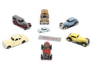 Lot 131 - DIVERS (7)