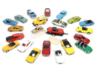 Lot 168 - DIVERS (23)