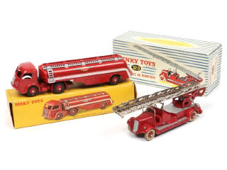 Lot 453 - DINKY TOYS (FRANCE) (2)