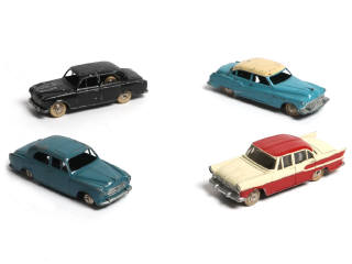 Lot 447 - DINKY TOYS (FRANCE) (4)