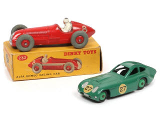 Lot 376 - DINKY TOYS (GB) (2)
