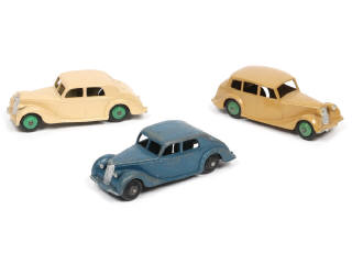 Lot 383 - DINKY TOYS (GB) (3)