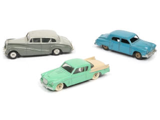 Lot 381 - DINKY TOYS (GB) (3)