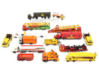 Lot 154 - DIVERS (17)