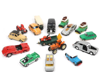 Lot 153 - DIVERS (17)