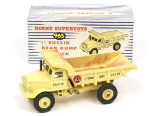 Lot 371 - DINKY TOYS (GB) (1)