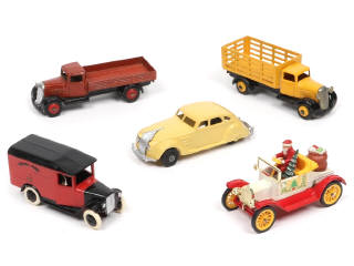 Lot 403 - DINKY TOYS (GB) (5)