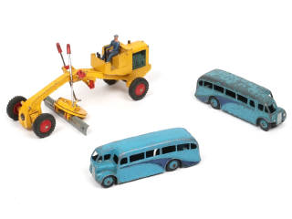 Lot 401 - DINKY TOYS (GB) (3)