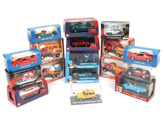 Lot 158 - DIVERS (17)