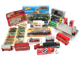 Lot 261 - DIVERS (34)