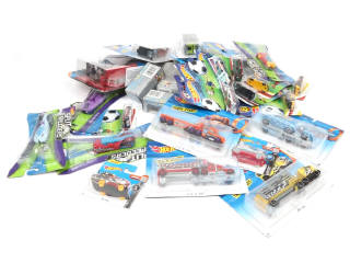 Lot 259 - DIVERS (28)