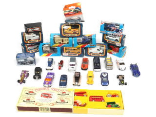 Lot 262 - DIVERS (35)