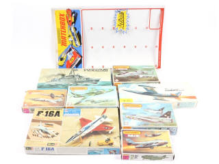 Lot 388 - DIVERS (9)