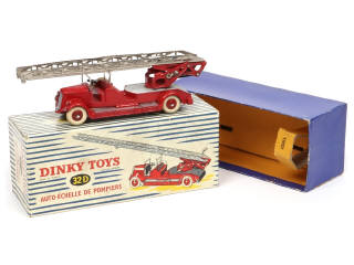 Lot 488 - DINKY TOYS (FRANCE) (1)
