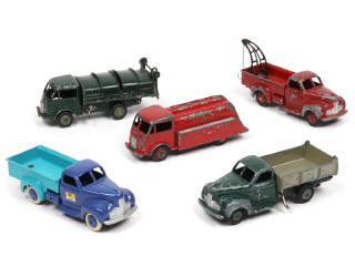 Lot 506 - DINKY TOYS (FRANCE) (5)