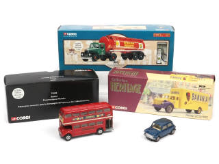 Lot 304 - CORGI TOYS (GB) (5)