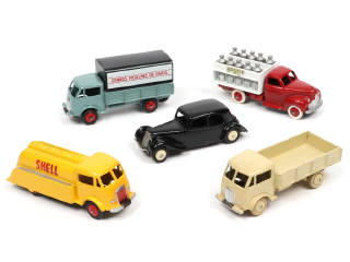 Lot 509 - DINKY TOYS (FRANCE) (5)